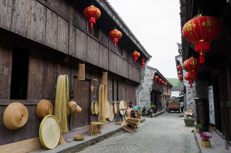 米格新材行业竞争加剧，产品均价不断下降导致毛利率降低，利润将进一步被压缩，高新技术企业名不副实，研发投入行业倒数